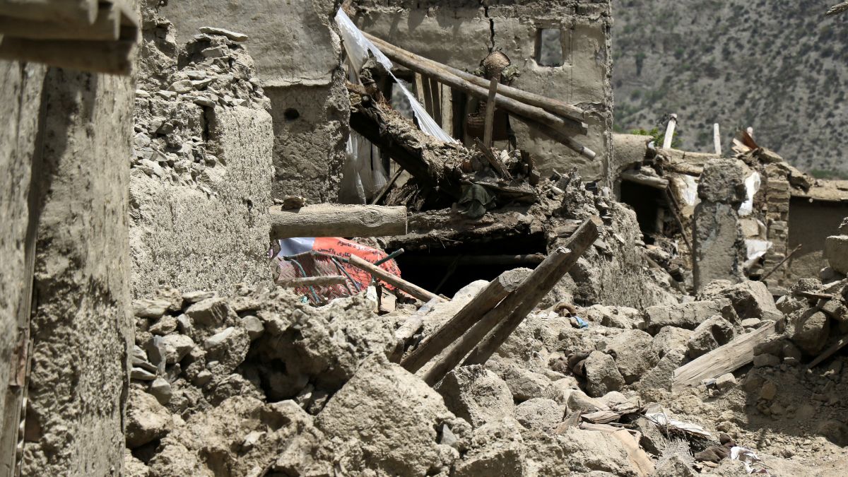 阿富汗「史無前例」地震死亡超過兩千人