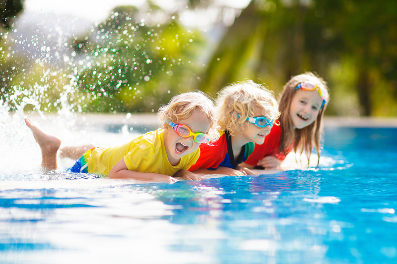 How to avoid bacterial infection when swimming in the pool