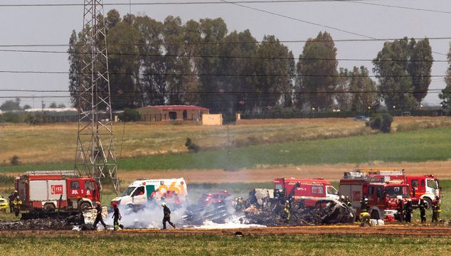 西班牙军事飞机墜毀 機上人員死亡（組圖）