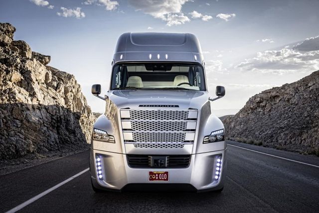 Freightliner Trucks 自動駕駛卡車（組圖）
