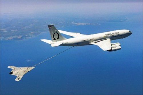 无人机首次空中加油(图)
