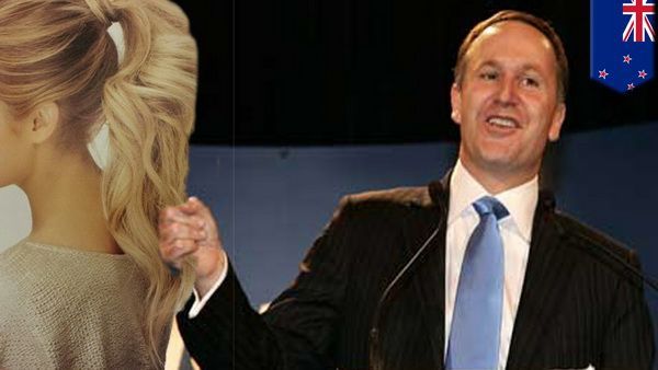 喜歡拉女服務生馬尾 紐西蘭總理John Key道歉！(圖）