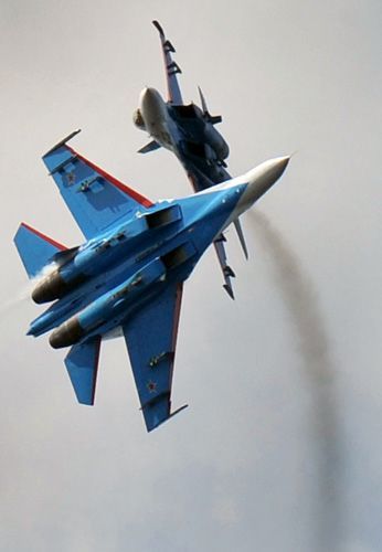 俄戰機空中挑釁 險撞美偵察機