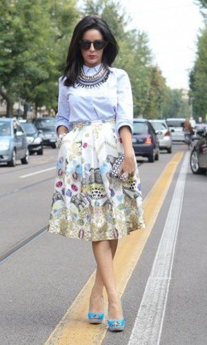 花开在颈 春色相映 (组图)