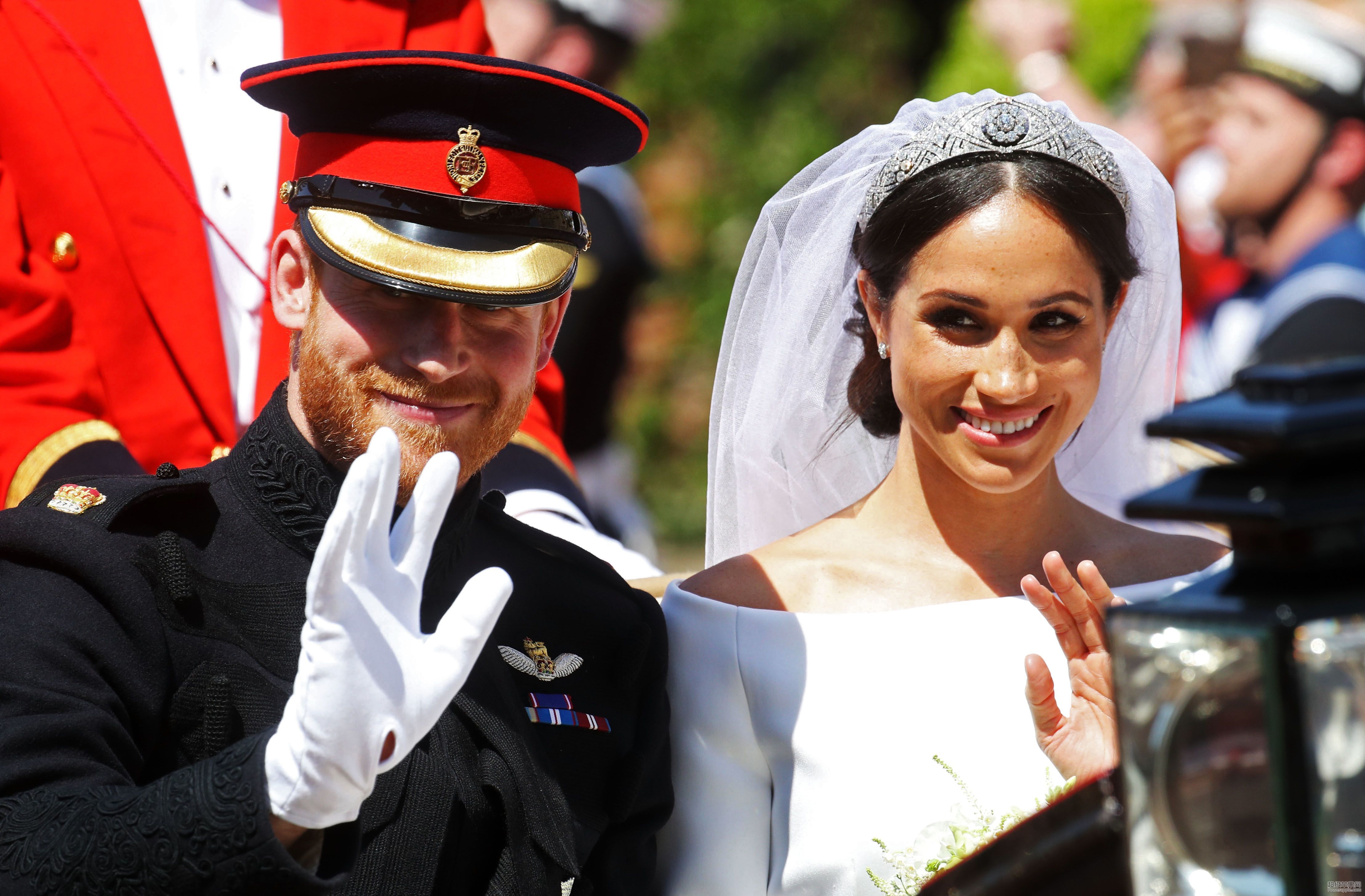 英国皇室婚礼后游行_哈利王子和马克尔
