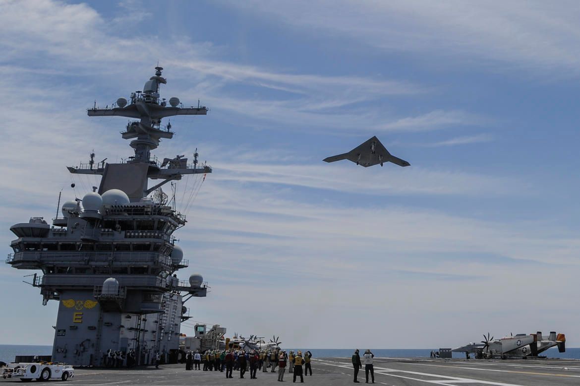 X-47B在航空母艦上展英姿（組圖）