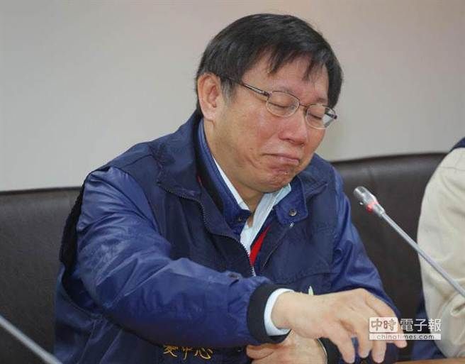 柯文哲談機長殉職 低頭哭了