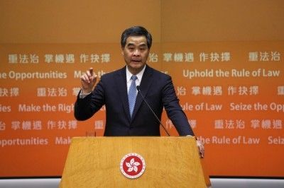 港首梁振英稱羨慕深圳 香港網友齊炮轟