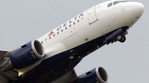 机长被锁在驾驶舱外 达美航空紧急降落(图)