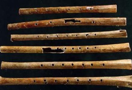 8000年前用鹤骨所制笛子可发7个音节 发音仍准确