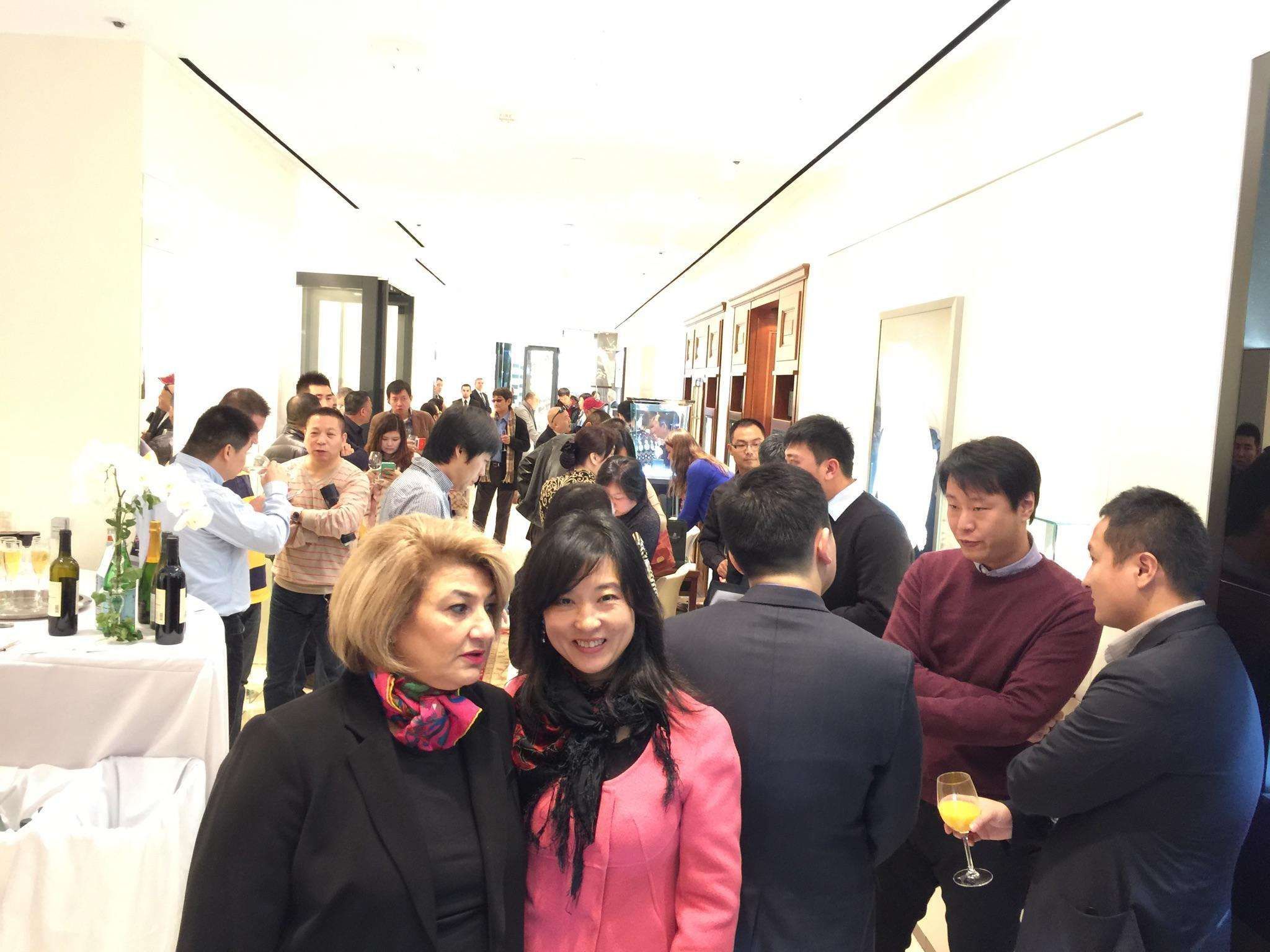 喜气洋洋众聚会（组图）