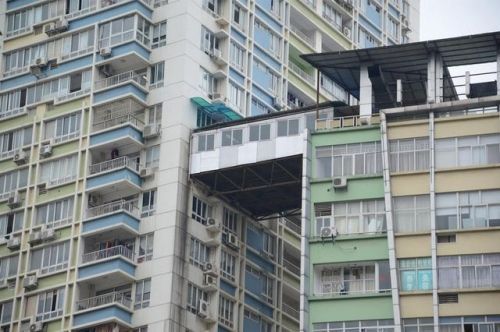 广西南宁现“悬空别墅” (组图)
