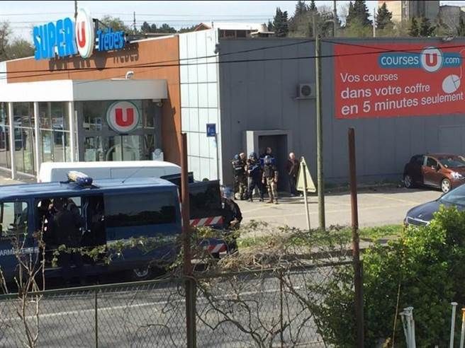 IS槍手法國超市挾人質 2死2傷