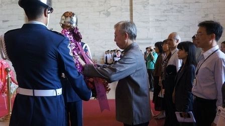 蒋介石诞辰128周年 台湾各界纪念（组图）