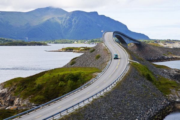 挪威全球最危险公路大浪随时来袭