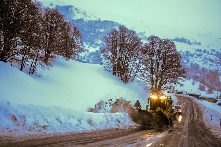 暴雪肆虐歐洲    造成至少6人死亡