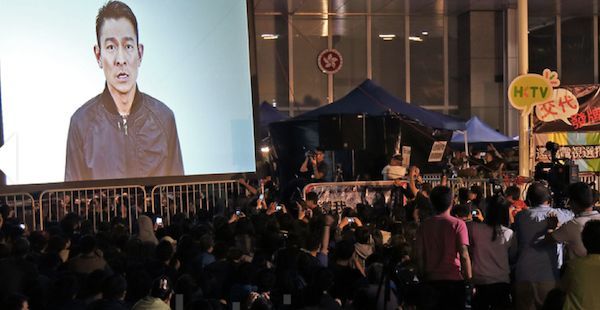 争取牌照港视要真相 刘德华公开支持