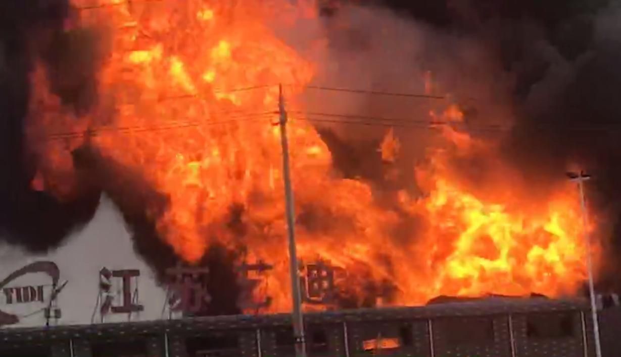 江蘇化工廠爆炸燃燒
