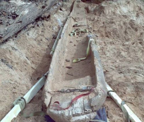 美國夫妻意外發現1000年前古印第安人獨木舟