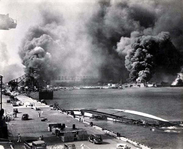 尼米茲海軍上將:日本人攻擊珍珠港在攻擊策略上犯了三個大錯誤(图)
