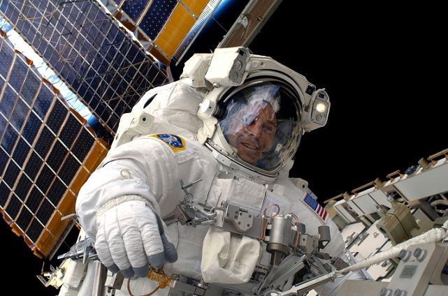 外星人就在我們附近 NASA資深太空人也這麼認為？