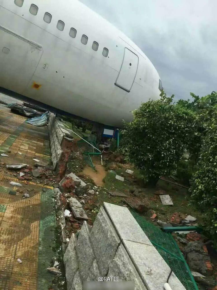 15級颱風襲廈門 把波音767飛機都吹跑了(圖集)