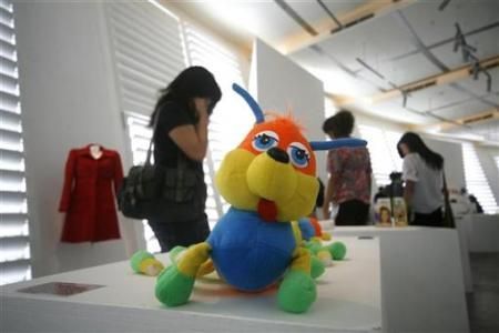 分手后该不该扔掉旧日信物？(图)