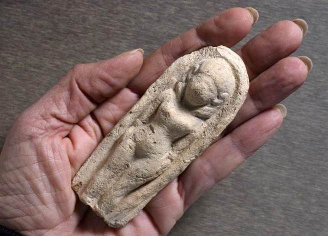 7歲男童在以色列發現3400年裸女雕像