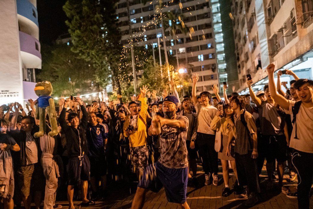 香港抗議運動贏了選戰 五大訴求仍抗爭中