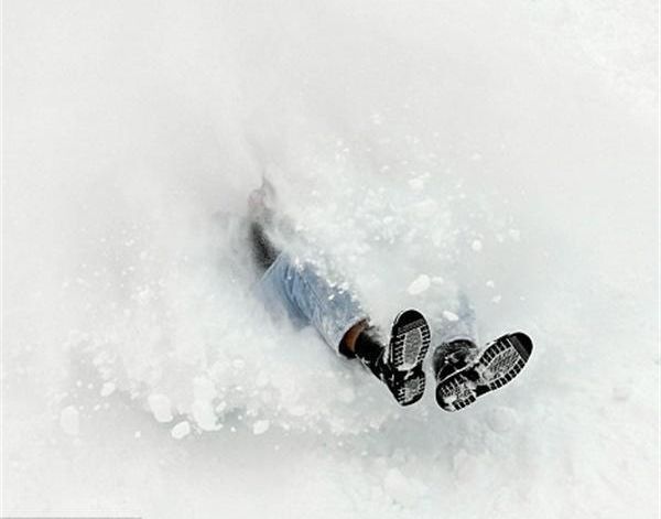 男子被埋雪中2個月順利存活