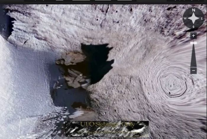 美國亞當斯山有飛碟地下基地？(組圖)