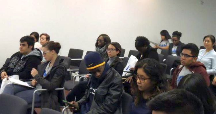 紐約無證華裔女子心碎 慘遭大學拒收