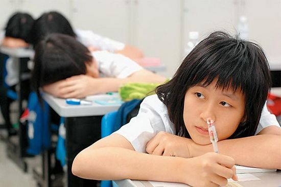 睡不饱书读不好！