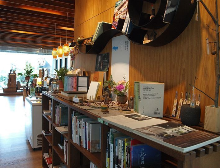 夢想開設全球最美的小書店 羅布森咖啡書蟲房台灣發光