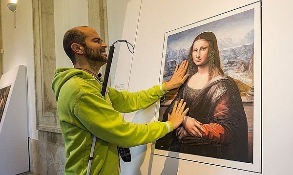 博物館推出盲人可觸摸的名畫展（組圖）