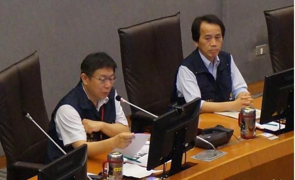 颱風太猛如何處置？ 柯文哲：當然是躲在壕溝內