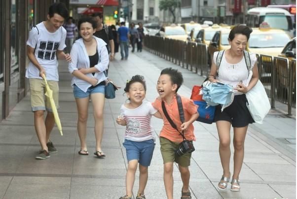 蘇迪勒暴風圈已接觸陸地 16縣市注意超大豪雨（組圖）